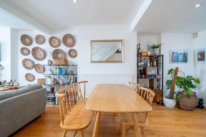 Charming Home In Shepherds Bush London Exterior photo